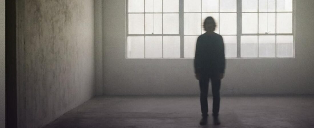 Qué es una persona aplanada y cómo recuperar una identidad con más presencia